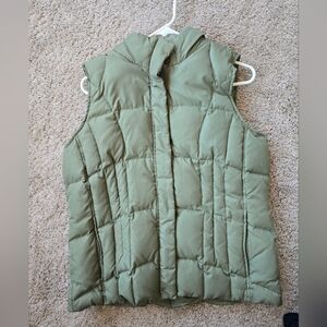 Women’s athletic works army, green zip up quilted vest 1X